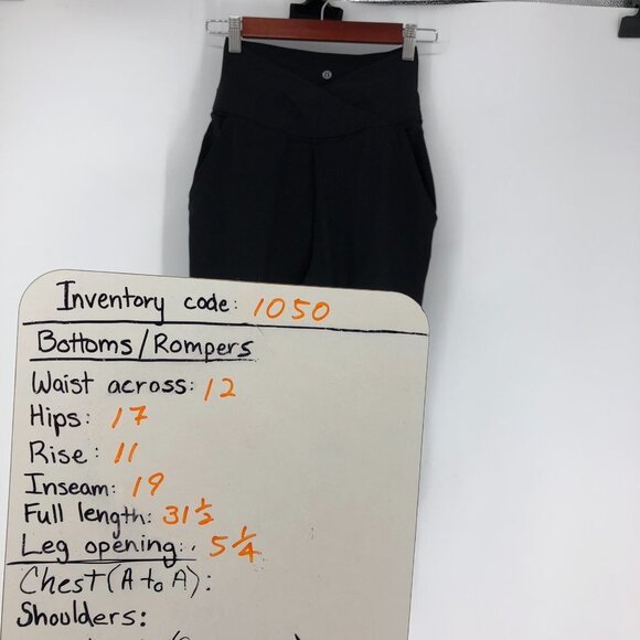 Lululemon Sunset Salutation Cropped leggings loose fit  ruched pockets Black 4 - Picture 14 of 16